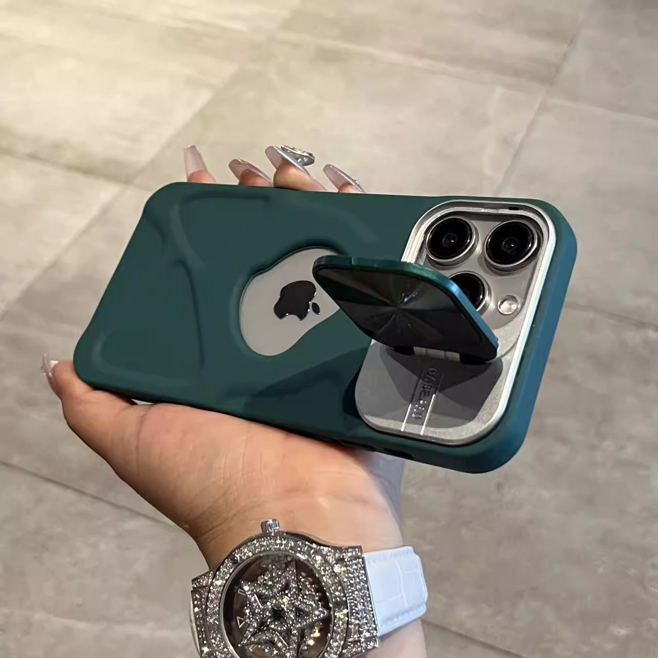 Missing label magnetic suction suitable for iPhone16promax lens bracket mobile phone case Apple 14 solid color 13 skin feeling couple
