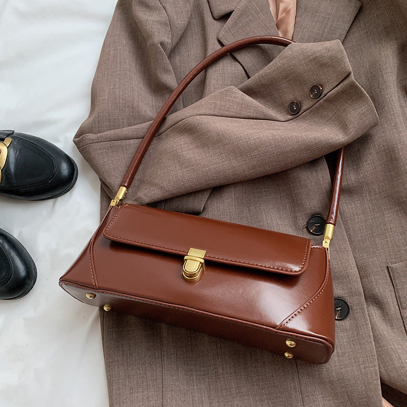Retro high-end texture underarm bag women's bag 2025 new French niche shoulder bag versatile fashion baguette bag