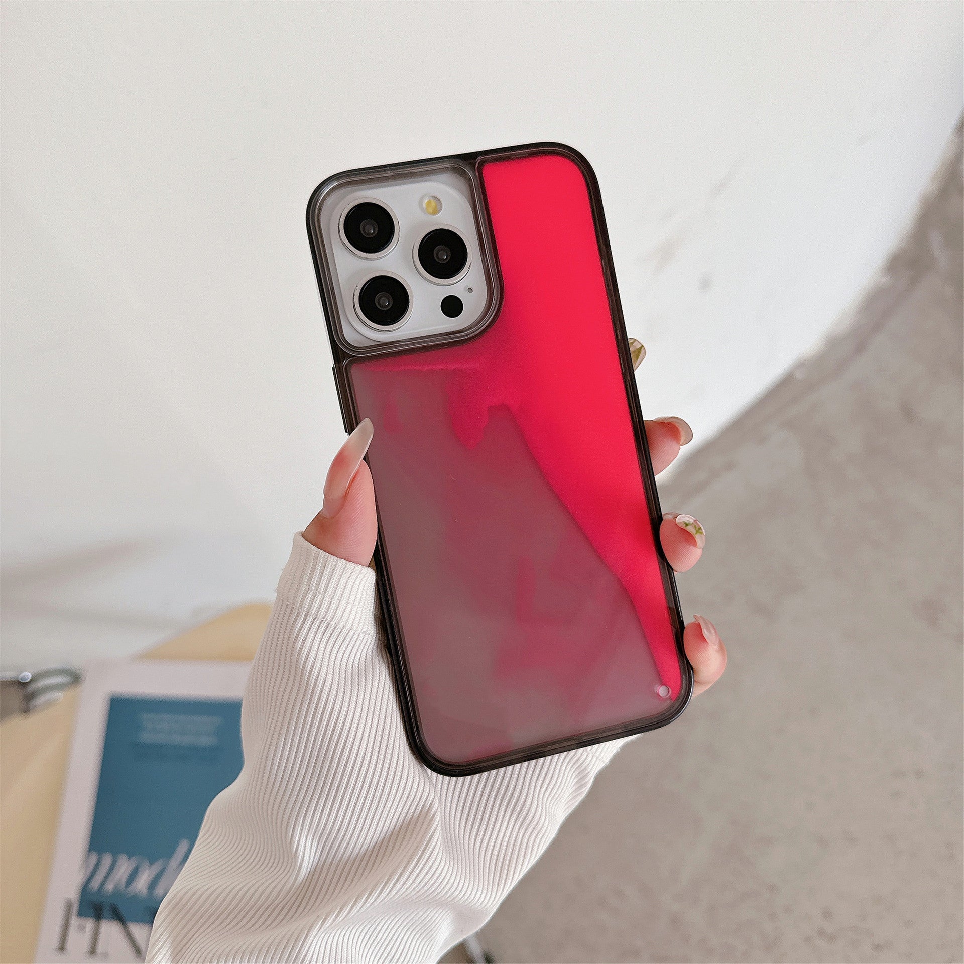 Suitable for iPhone16ProMax mobile phone case luminous quicksand Apple 15 soft edge hard back high quality protective cover