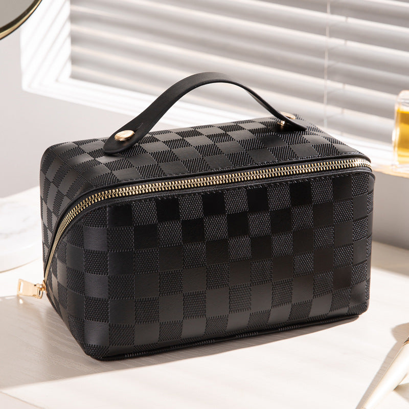 Checkered pillow cosmetic bag for women High-value portable large-capacity waterproof toiletry bag travel cosmetic storage bag