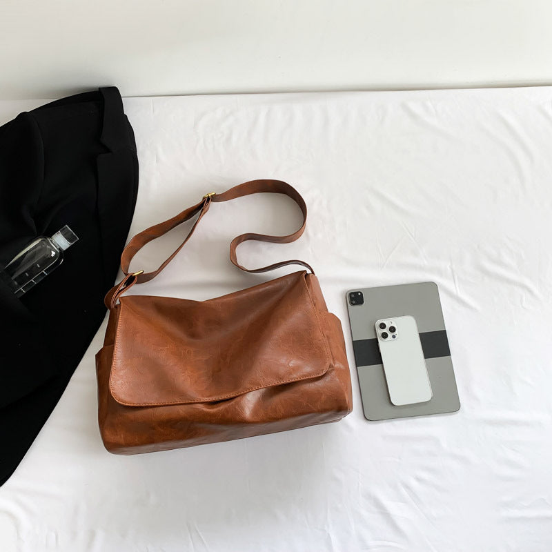Cross-border bags2025 new retro versatile large capacity lightweight soft leather shoulder messenger bag commuter messenger women's bag