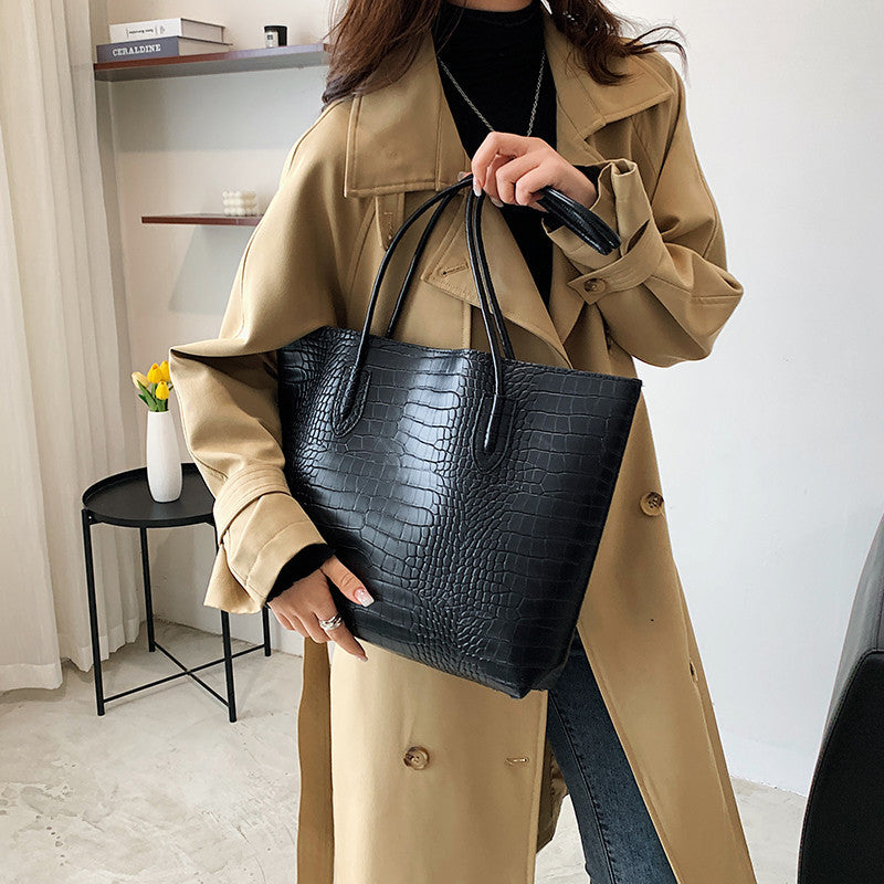 High-quality bag for women autumn and winter new trendy Internet celebrity tote bag for college students to go to class, one shoulder and underarm with large capacity