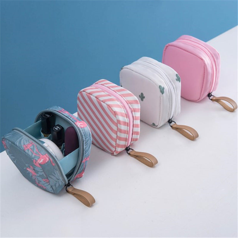 Makeup storage bag Mini portable waterproof cosmetic bag Korean simple female portable makeup lipstick bag