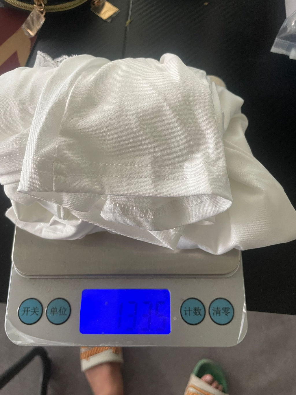 Wish hot selling new bottoming shirt sexy hot girl long sleeve slim V neck splicing lace lace top