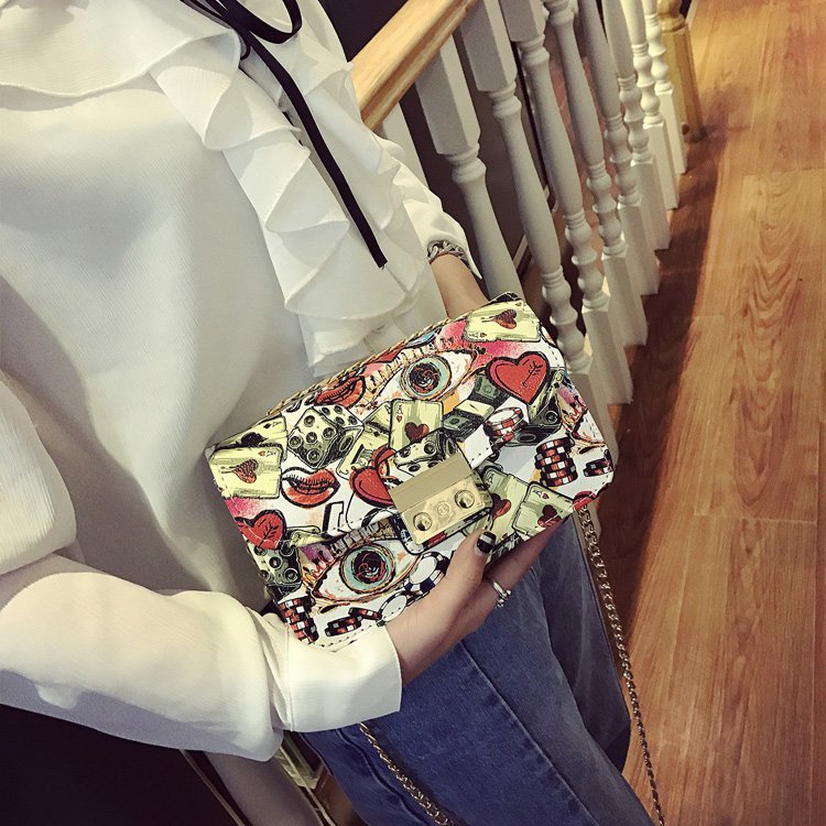 New fashion printed small square bag graffiti women's bag Korean style chain small bag lock crossbody shoulder bag wholesale