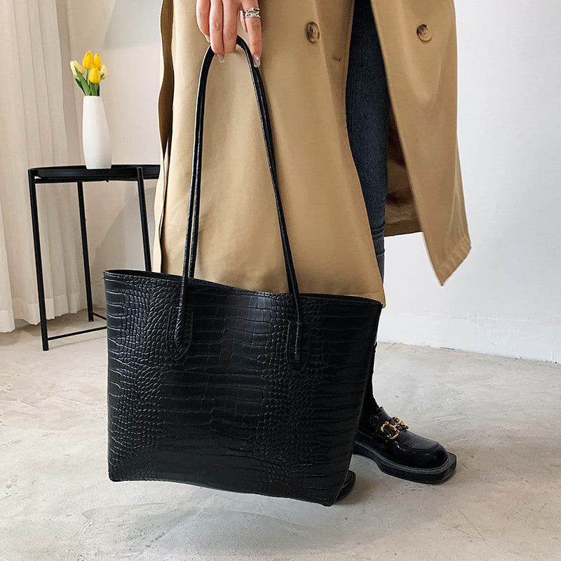 High-quality bag for women autumn and winter new trendy Internet celebrity tote bag for college students to go to class, one shoulder and underarm with large capacity