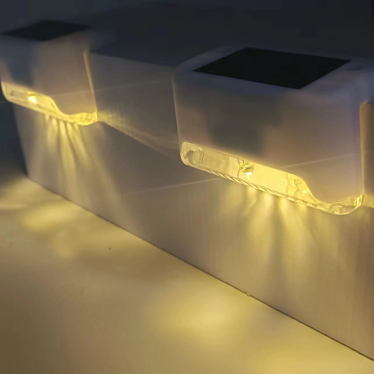 Hot selling solar step lights, waterproof garden lights, decorative wall lights, railings, staircase lights, source factory