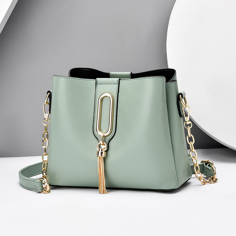 Internet celebrity mini bag women's bag new solid color chain bag tassel shoulder messenger bag trendy foreign trade delivery