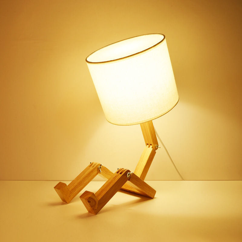 Humanoid robot Japanese style personality table lamp creative lamp solid wood simple Nordic art bedroom bedside lamp