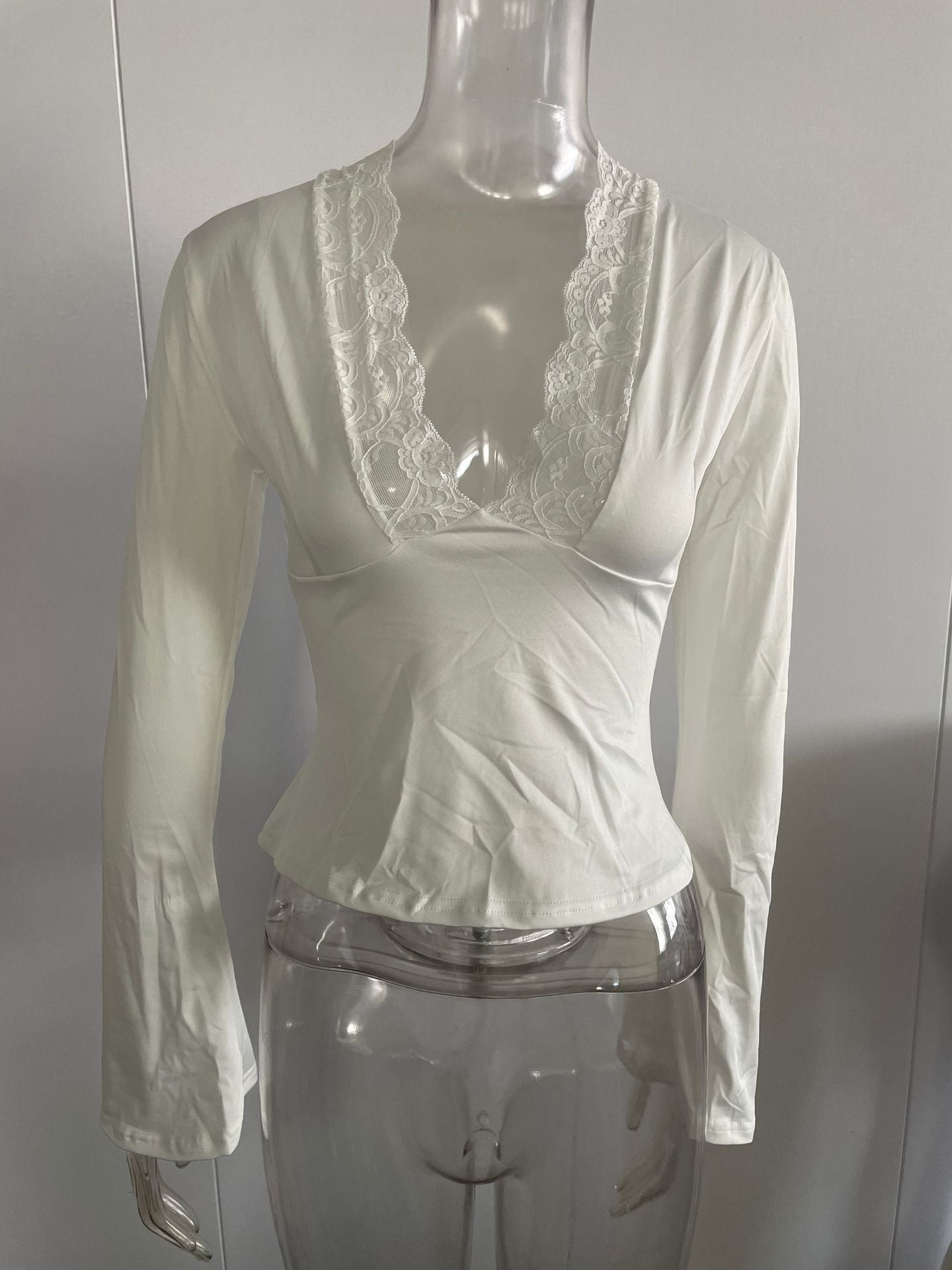 Wish hot selling new bottoming shirt sexy hot girl long sleeve slim V neck splicing lace lace top