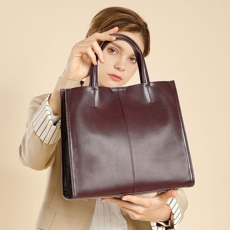 Retro first layer cowhide tote bag 2025 new spring and summer messenger bag large capacity bucket shoulder genuine leather handbag