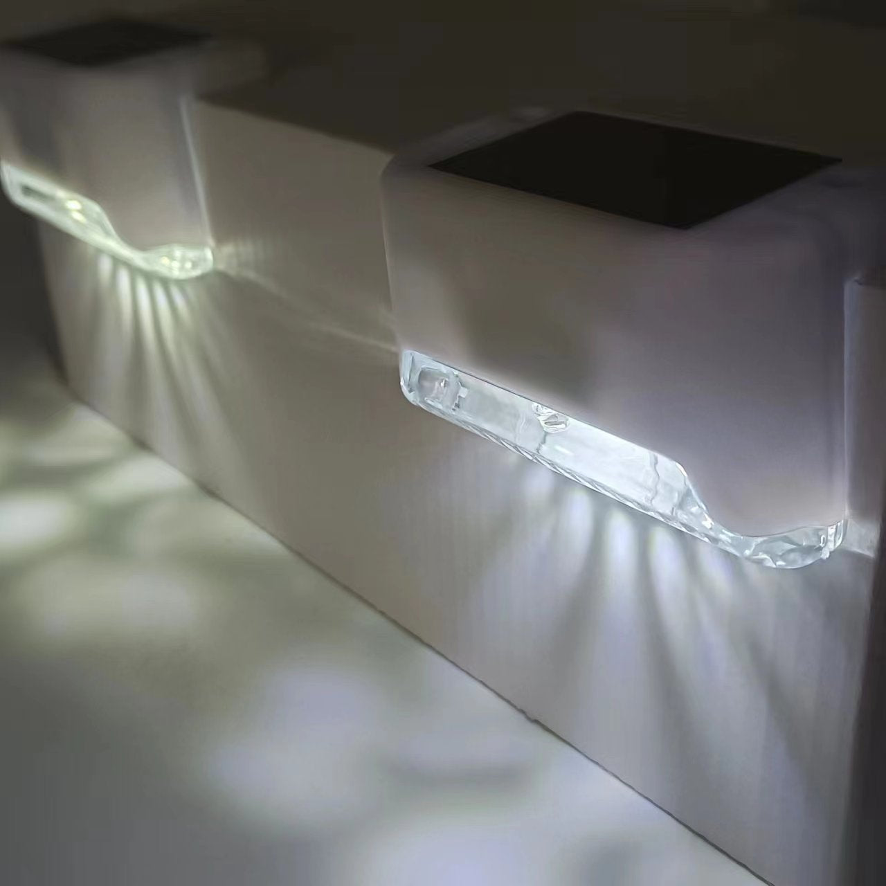Hot selling solar step lights, waterproof garden lights, decorative wall lights, railings, staircase lights, source factory