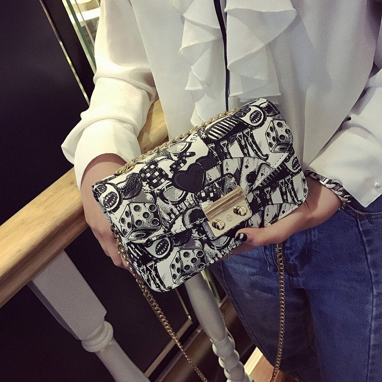 New fashion printed small square bag graffiti women's bag Korean style chain small bag lock crossbody shoulder bag wholesale