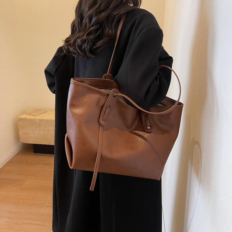 Popular soft-surface large-capacity bag for women new retro simple versatile shoulder bag tote bag for work commuting