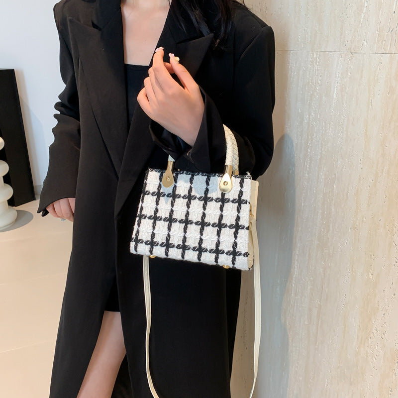 This year's popular bags women's bags summer new fashion Korean style aesthetic texture shoulder crossbody small square bag