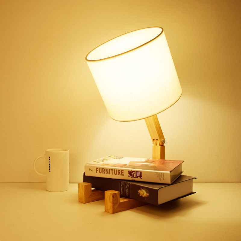 Humanoid robot Japanese style personality table lamp creative lamp solid wood simple Nordic art bedroom bedside lamp