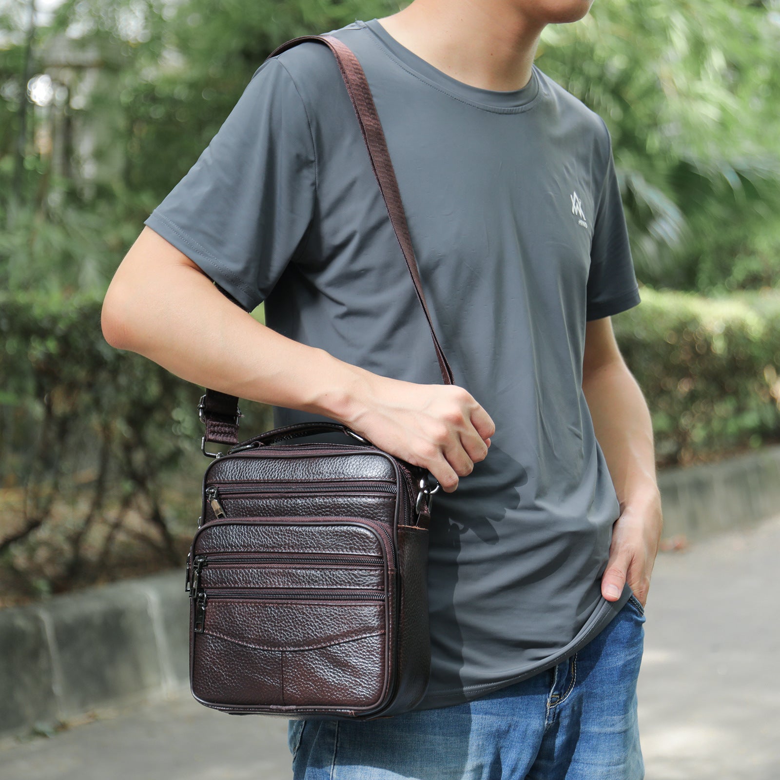 Foreign trade shoulder bag men's genuine leather messenger bag first layer cowhide casual small bag business bag vertical bag trendy